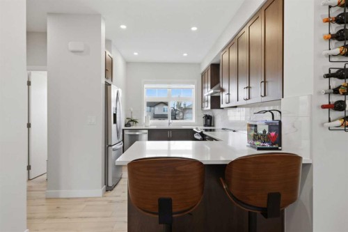 11 Les Jardins Park Se, Calgary, AB - Indoor Photo Showing Kitchen