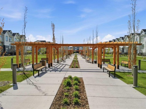 11 Les Jardins Park Se, Calgary, AB - Outdoor