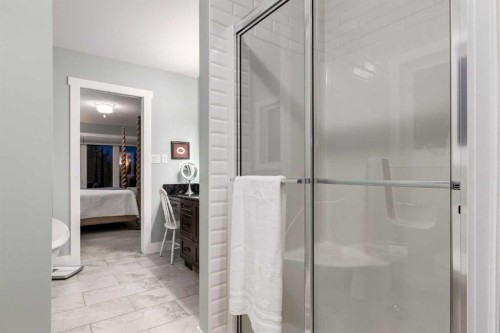 17 Westlynn Drive, Claresholm, AB - Indoor Photo Showing Bathroom