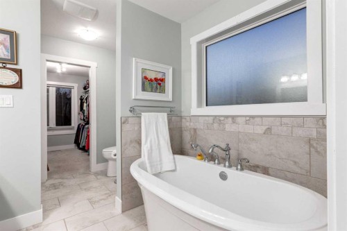 17 Westlynn Drive, Claresholm, AB - Indoor Photo Showing Bathroom