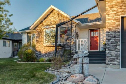 17 Westlynn Drive, Claresholm, AB - Outdoor