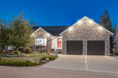 17 Westlynn Drive, Claresholm, AB - Outdoor
