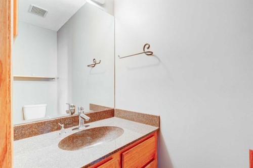 210 Hawkville Close Nw, Calgary, AB - Indoor Photo Showing Bathroom