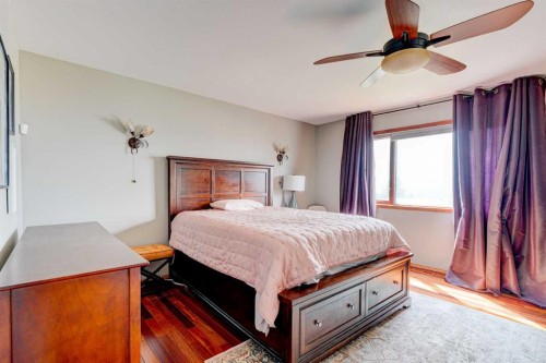 210 Hawkville Close Nw, Calgary, AB - Indoor Photo Showing Bedroom