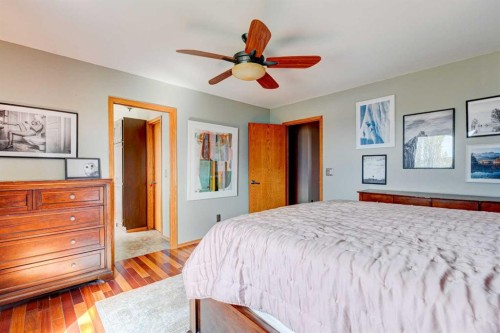 210 Hawkville Close Nw, Calgary, AB - Indoor Photo Showing Bedroom
