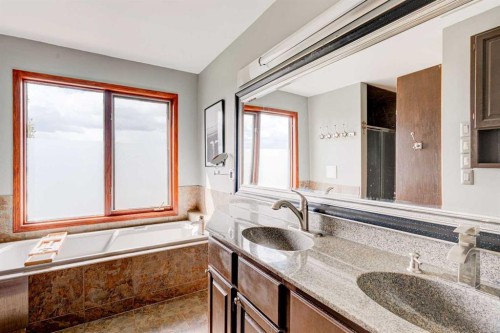 210 Hawkville Close Nw, Calgary, AB - Indoor Photo Showing Bathroom