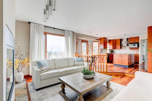 210 Hawkville Close Nw, Calgary, AB - Indoor Photo Showing Living Room