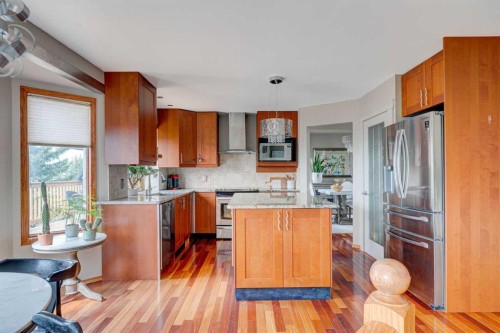 210 Hawkville Close Nw, Calgary, AB - Indoor Photo Showing Kitchen