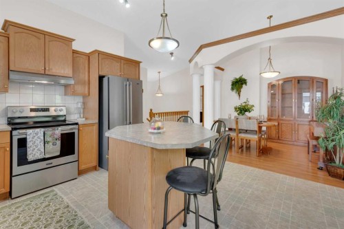 104 Whispering Way, Vulcan, AB - Indoor Photo Showing Kitchen