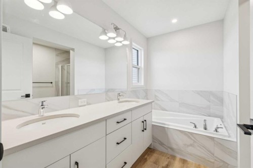 30 Bartlett Row Se, Calgary, AB - Indoor Photo Showing Bathroom
