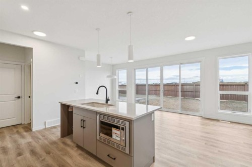 30 Bartlett Row Se, Calgary, AB - Indoor Photo Showing Kitchen
