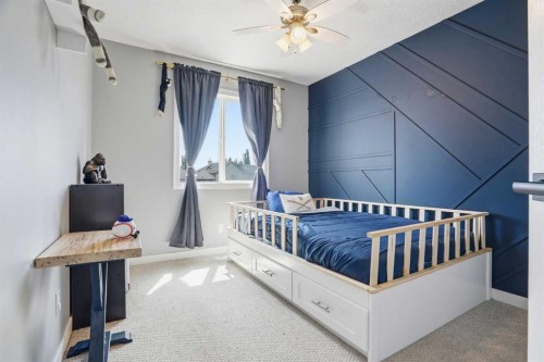258 Cramond Circle Se, Calgary, AB - Indoor Photo Showing Bedroom