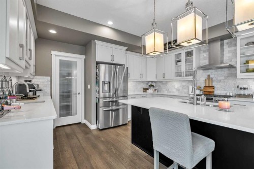 8223 9 Avenue Sw, Calgary, AB - Indoor Photo Showing Kitchen With Stainless Steel Kitchen With Upgraded Kitchen