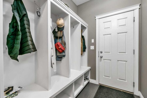 8223 9 Avenue Sw, Calgary, AB - Indoor