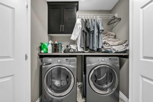 8223 9 Avenue Sw, Calgary, AB - Indoor Photo Showing Laundry Room