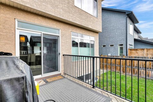 8223 9 Avenue Sw, Calgary, AB - Outdoor With Exterior