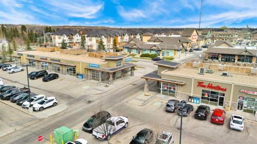 8223 9 Avenue Sw, Calgary, AB - Outdoor