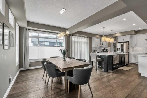 8223 9 Avenue Sw, Calgary, AB - Indoor Photo Showing Dining Room