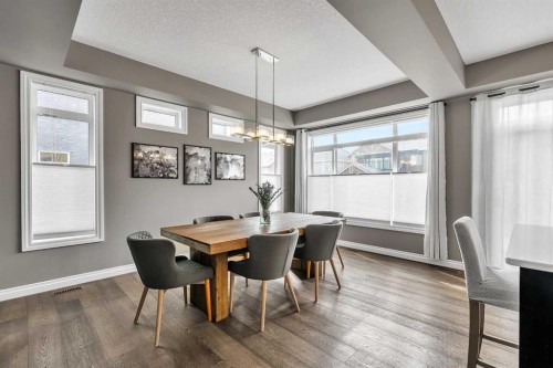 8223 9 Avenue Sw, Calgary, AB - Indoor Photo Showing Dining Room
