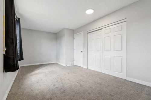 367 Martinbrook Place Ne, Calgary, AB - Indoor Photo Showing Other Room