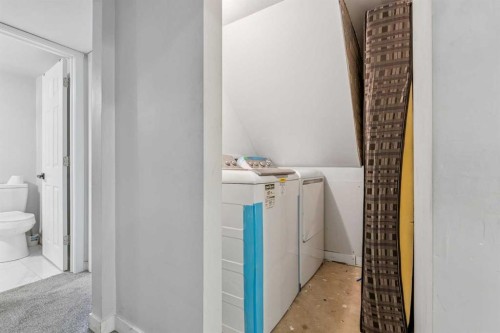 367 Martinbrook Place Ne, Calgary, AB - Indoor Photo Showing Bathroom