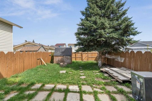 367 Martinbrook Place Ne, Calgary, AB - Outdoor