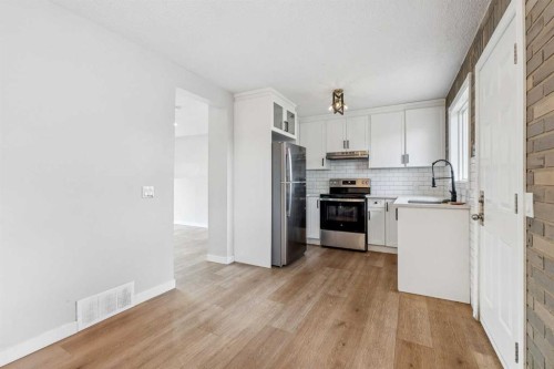 367 Martinbrook Place Ne, Calgary, AB - Indoor Photo Showing Kitchen