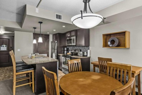 2109-250 2Nd Avenue, Dead Man'S Flats, AB - Indoor Photo Showing Dining Room