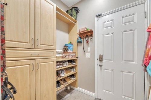250 Prestwick Close Se, Calgary, AB - Indoor Photo Showing Other Room