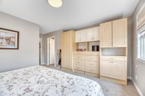 250 Prestwick Close Se, Calgary, AB - Indoor Photo Showing Bedroom