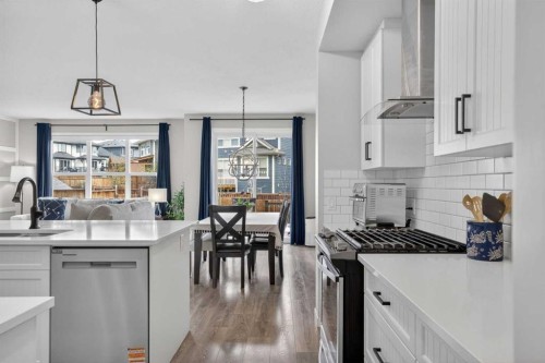 377 Masters Avenue Se, Calgary, AB - Indoor Photo Showing Kitchen With Upgraded Kitchen