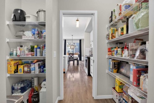 377 Masters Avenue Se, Calgary, AB - Indoor