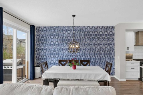 377 Masters Avenue Se, Calgary, AB - Indoor