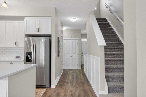 377 Masters Avenue Se, Calgary, AB - Indoor
