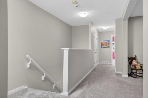 377 Masters Avenue Se, Calgary, AB - Indoor Photo Showing Other Room