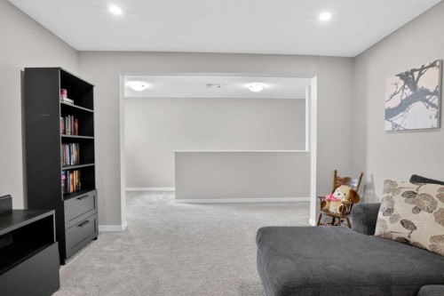 377 Masters Avenue Se, Calgary, AB - Indoor