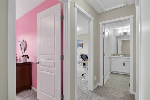 377 Masters Avenue Se, Calgary, AB - Indoor