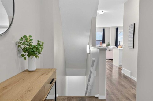 377 Masters Avenue Se, Calgary, AB - Indoor Photo Showing Other Room