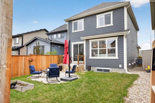 377 Masters Avenue Se, Calgary, AB - Outdoor