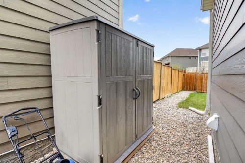 377 Masters Avenue Se, Calgary, AB - Outdoor With Exterior