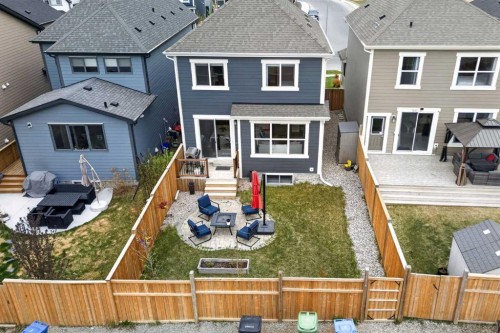377 Masters Avenue Se, Calgary, AB - Outdoor