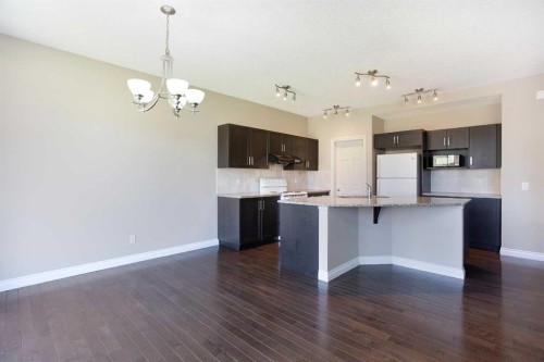 606 Montgomery Close Se, High River, AB - Indoor Photo Showing Kitchen