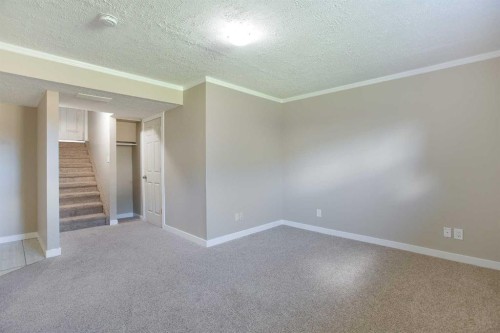 606 Montgomery Close Se, High River, AB - Indoor Photo Showing Other Room