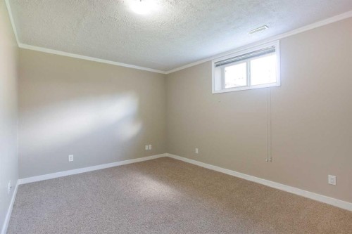 606 Montgomery Close Se, High River, AB - Indoor Photo Showing Other Room