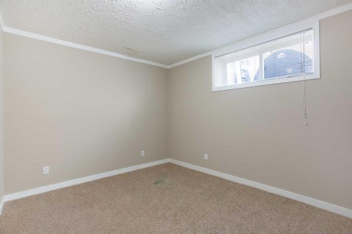 606 Montgomery Close Se, High River, AB - Indoor Photo Showing Other Room