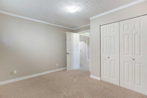 606 Montgomery Close Se, High River, AB - Indoor Photo Showing Other Room
