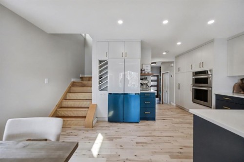 921 Lawrence Grassi Ridge, Canmore, AB - Indoor Photo Showing Kitchen