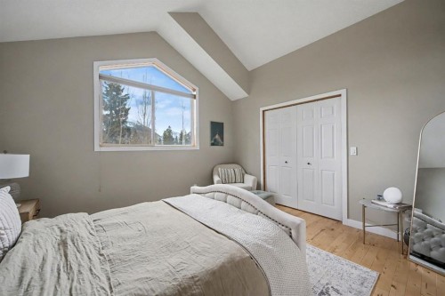 921 Lawrence Grassi Ridge, Canmore, AB - Indoor Photo Showing Bedroom