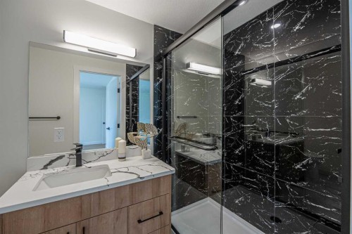 176 Huntchester Crescent Ne, Calgary, AB - Indoor Photo Showing Bathroom