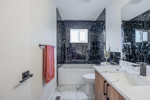 176 Huntchester Crescent Ne, Calgary, AB - Indoor Photo Showing Bathroom